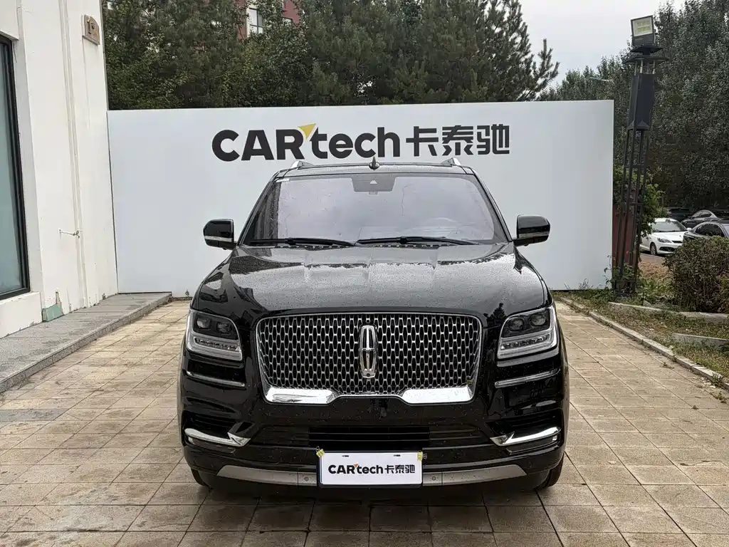 Lincoln Navigator — миниатюра 3