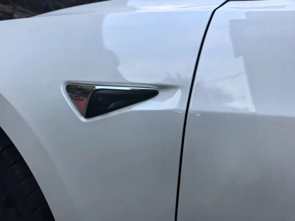 Tesla Model 3 — миниатюра 15