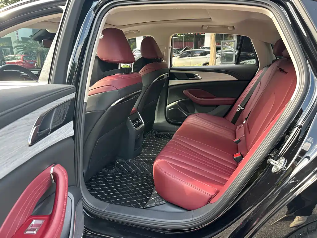 Hongqi Hongqi H5 — миниатюра 10