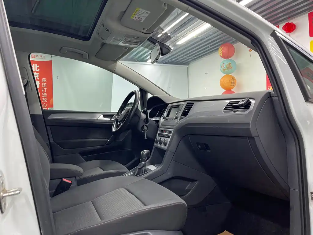 Volkswagen Golf Sportsvan — миниатюра 21