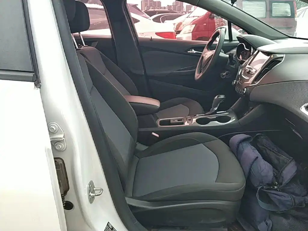 Chevrolet Cruze — миниатюра 25