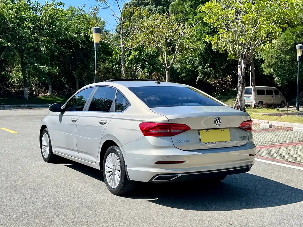 Volkswagen Lavida — миниатюра 4