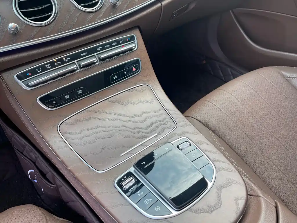 Mercedes-Benz E-Class — миниатюра 14
