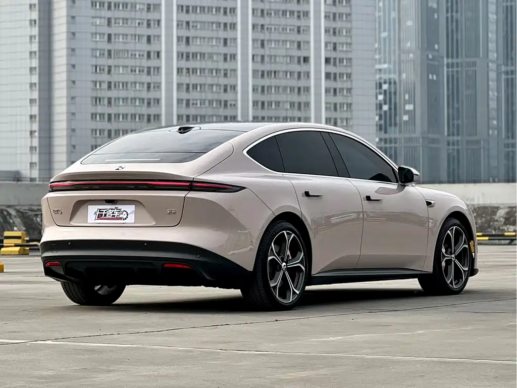 NIO NIO ET5