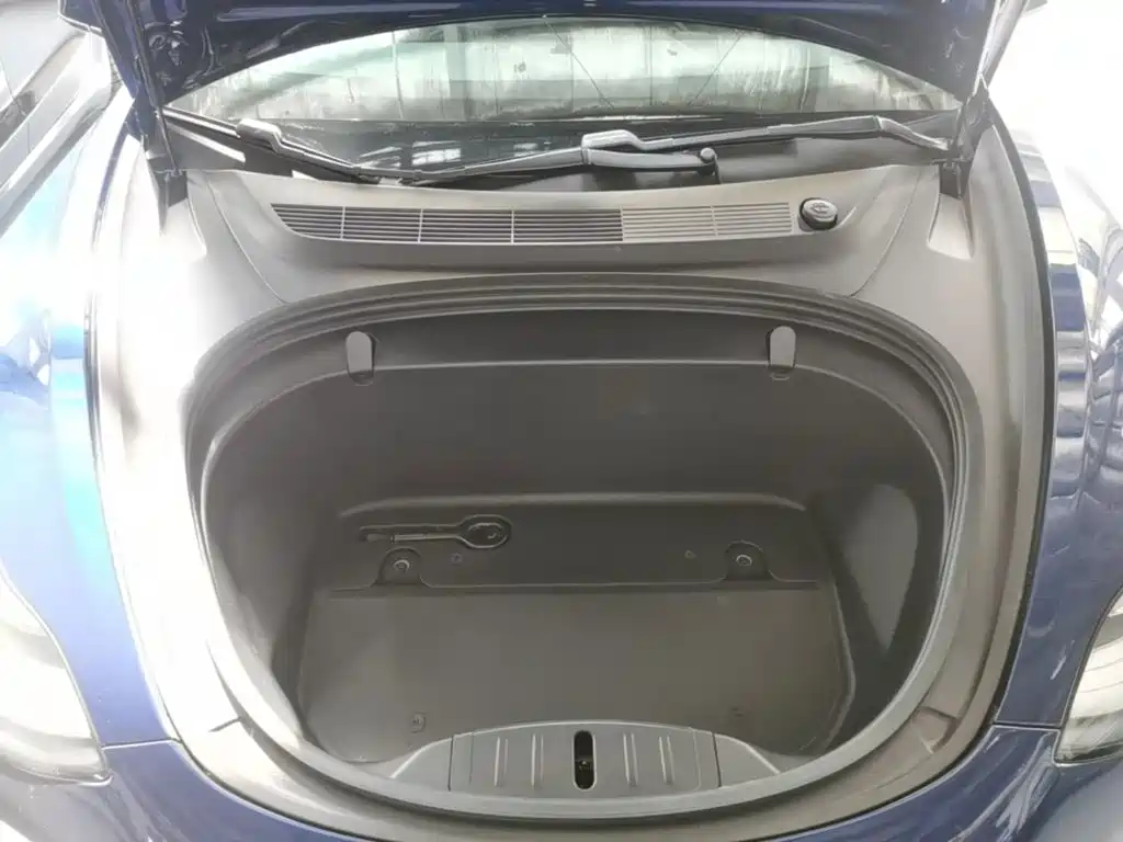 Tesla Model 3 — миниатюра 20