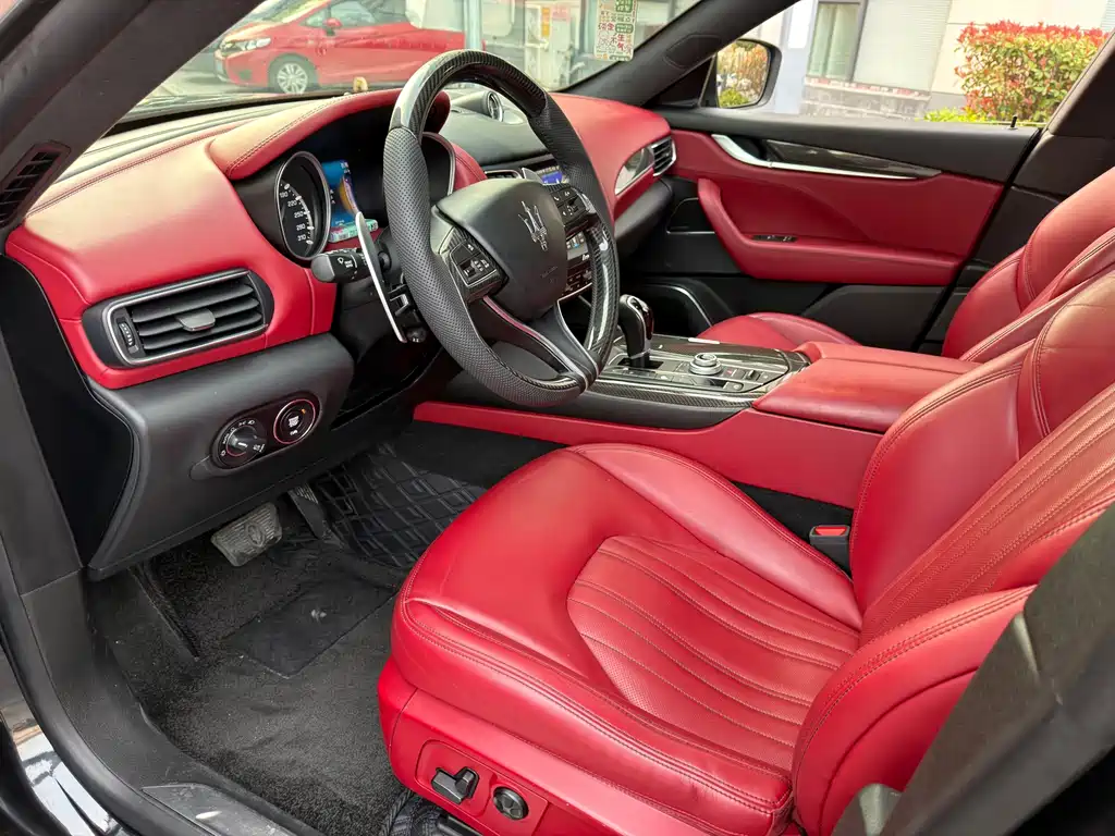 Maserati Levante — миниатюра 5