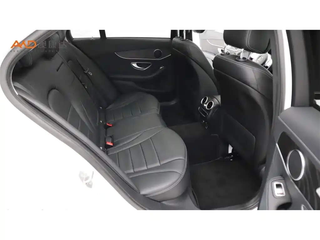 Mercedes-Benz C-Class — миниатюра 8