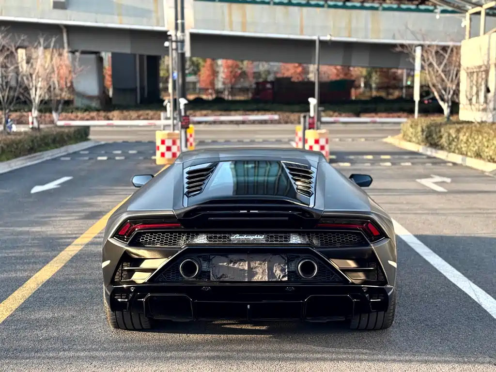 LAMBORGHINI HURACÁN