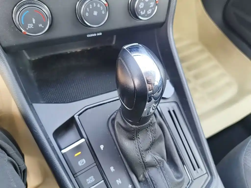 Volkswagen Lavida — миниатюра 14