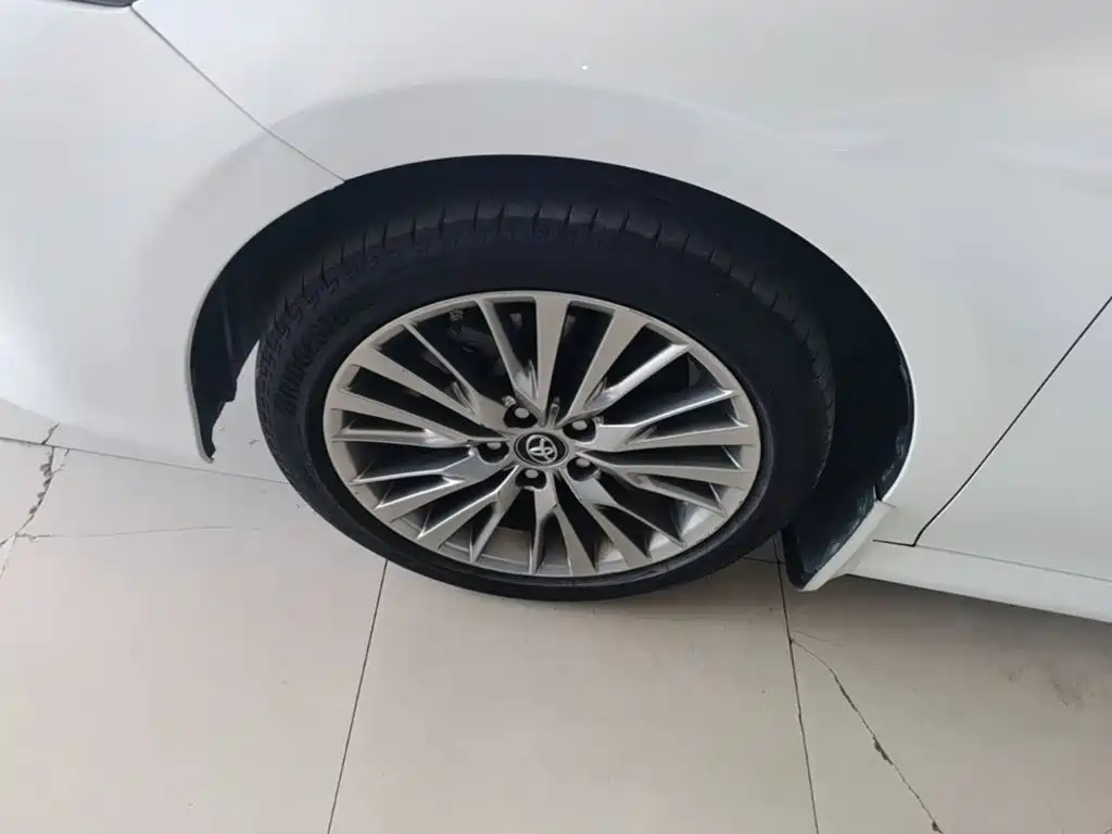 Toyota Camry — миниатюра 23