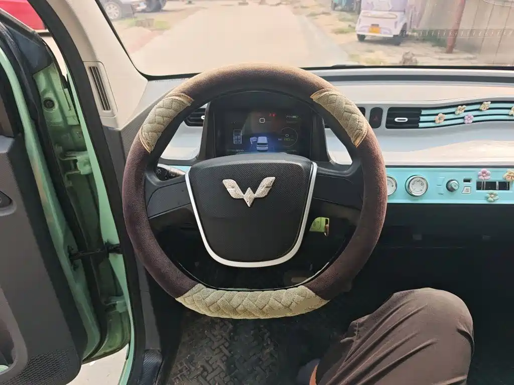 Wuling MINIEV — миниатюра 6