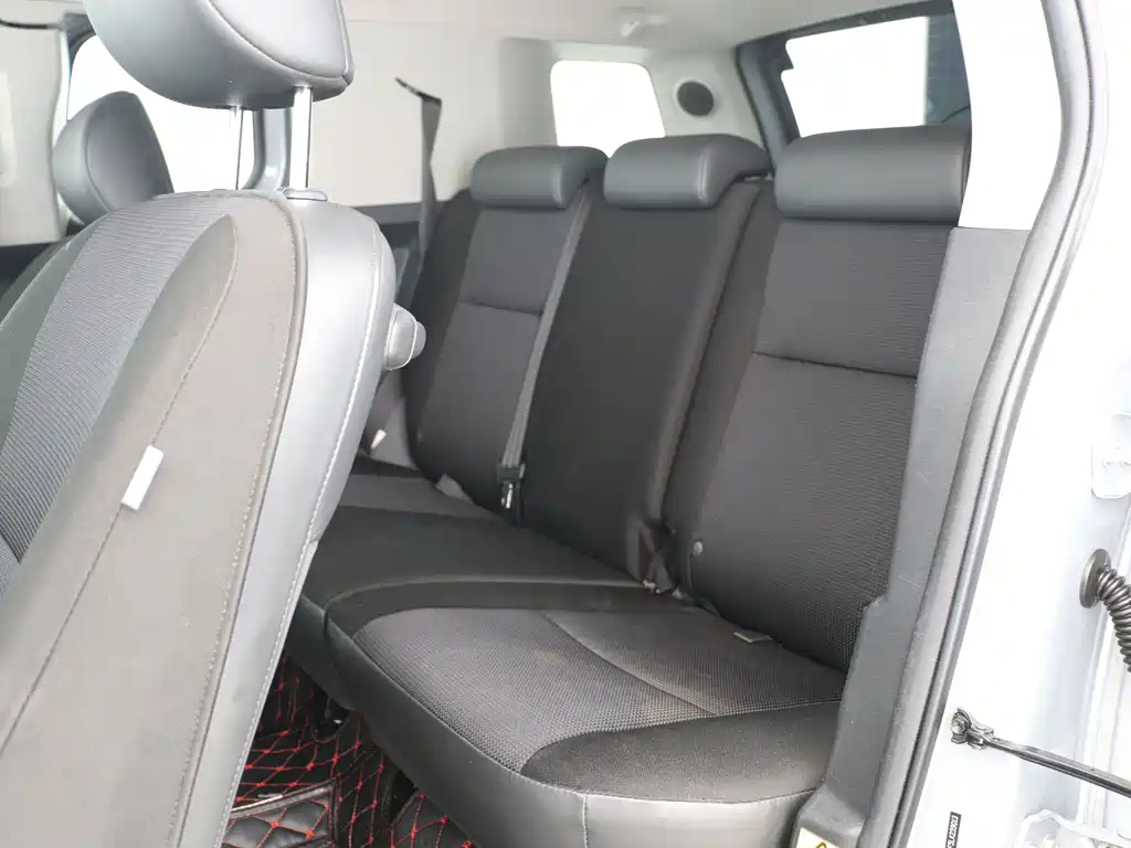 Toyota FJ Cruiser — миниатюра 10