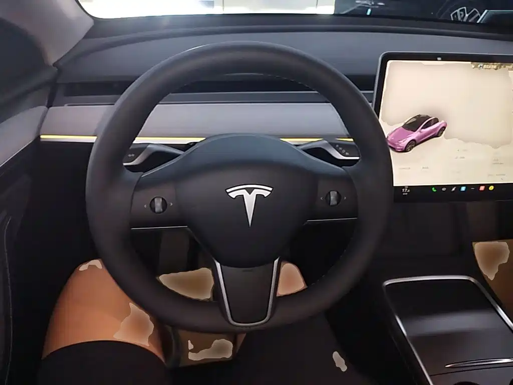 Tesla Model Y — миниатюра 11