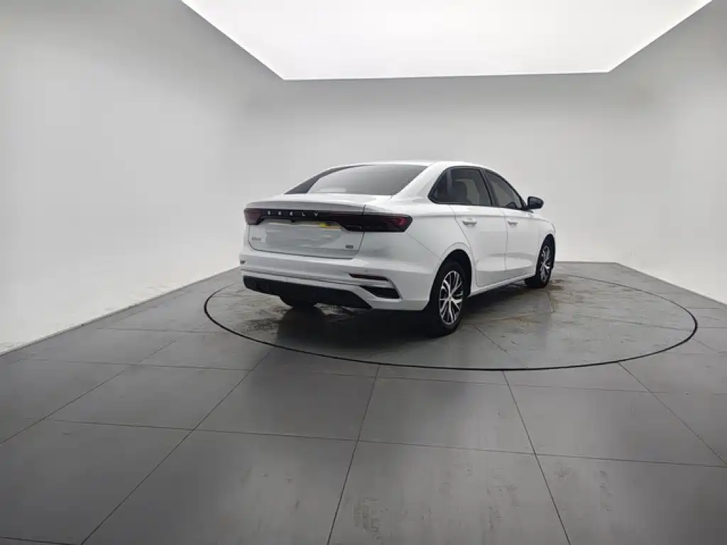Geely Emgrand — миниатюра 6