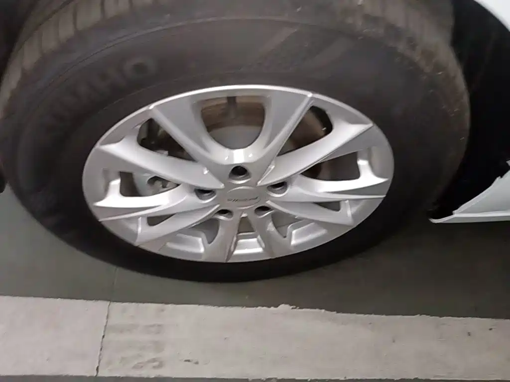 Roewe i5 — миниатюра 23