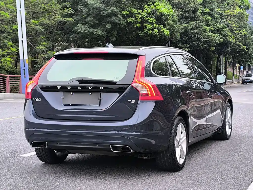 Volvo V60 Facelift T5 Smart Elegant Edition, фото 4