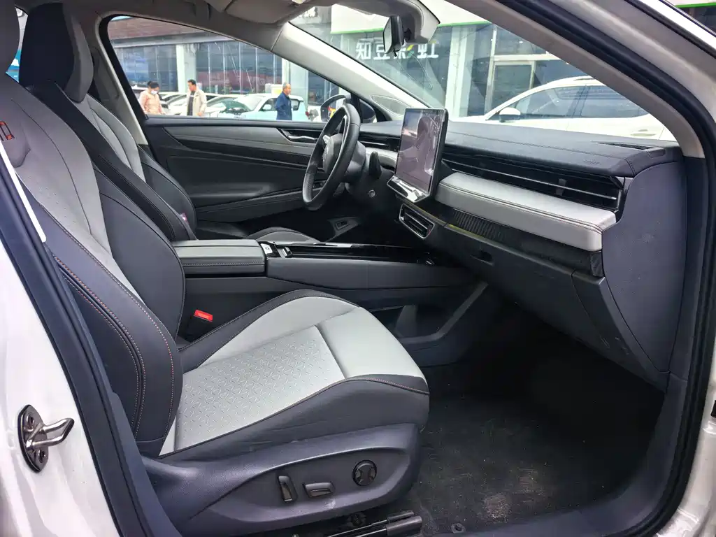 VOLKSWAGEN ID.7 VIZZION