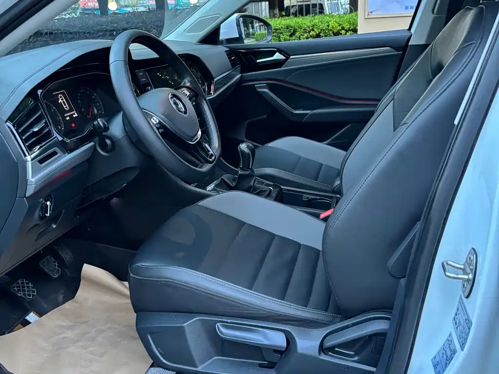 Volkswagen Sagitar 2019 200TSI MT Comfort VI