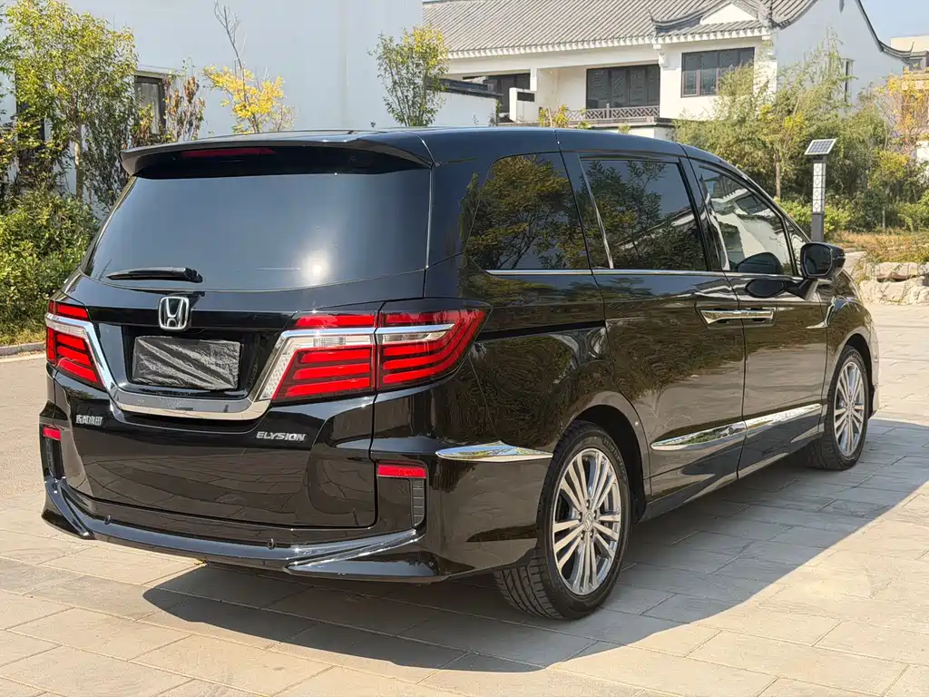 Honda Elysion — миниатюра 6
