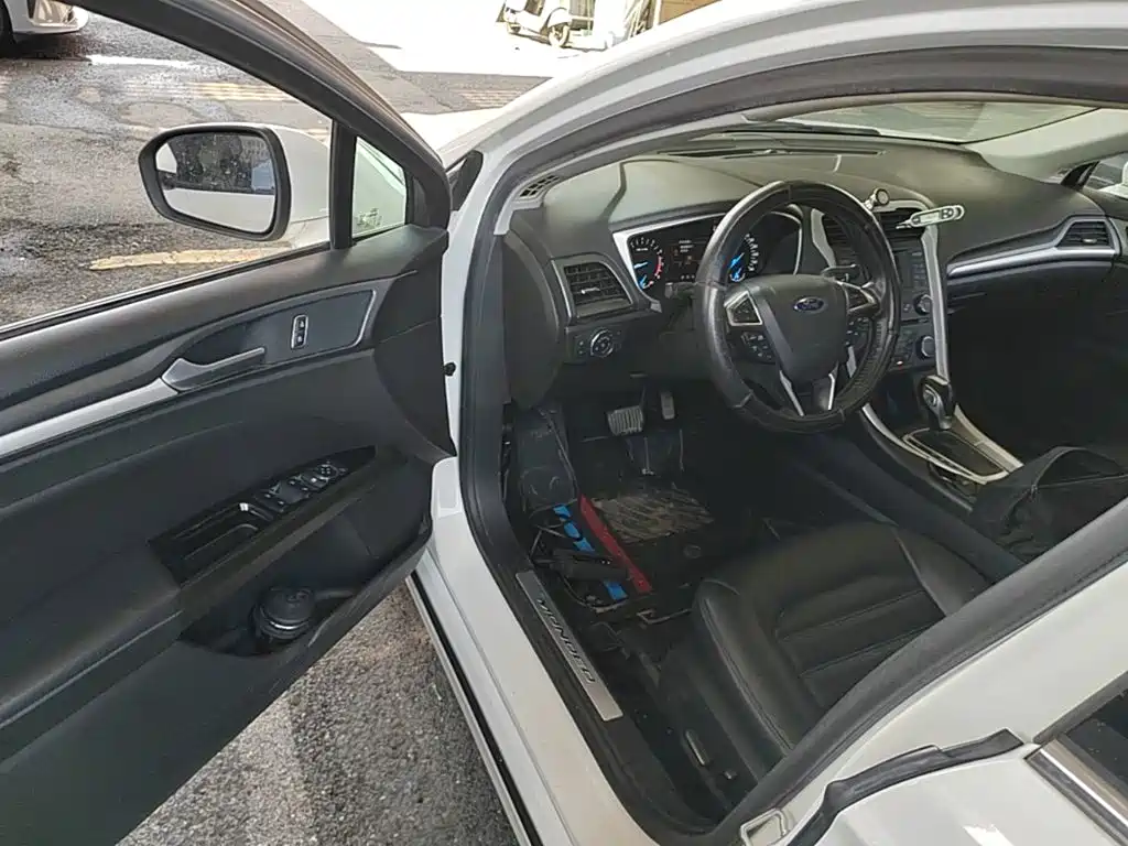 Ford Mondeo — миниатюра 16