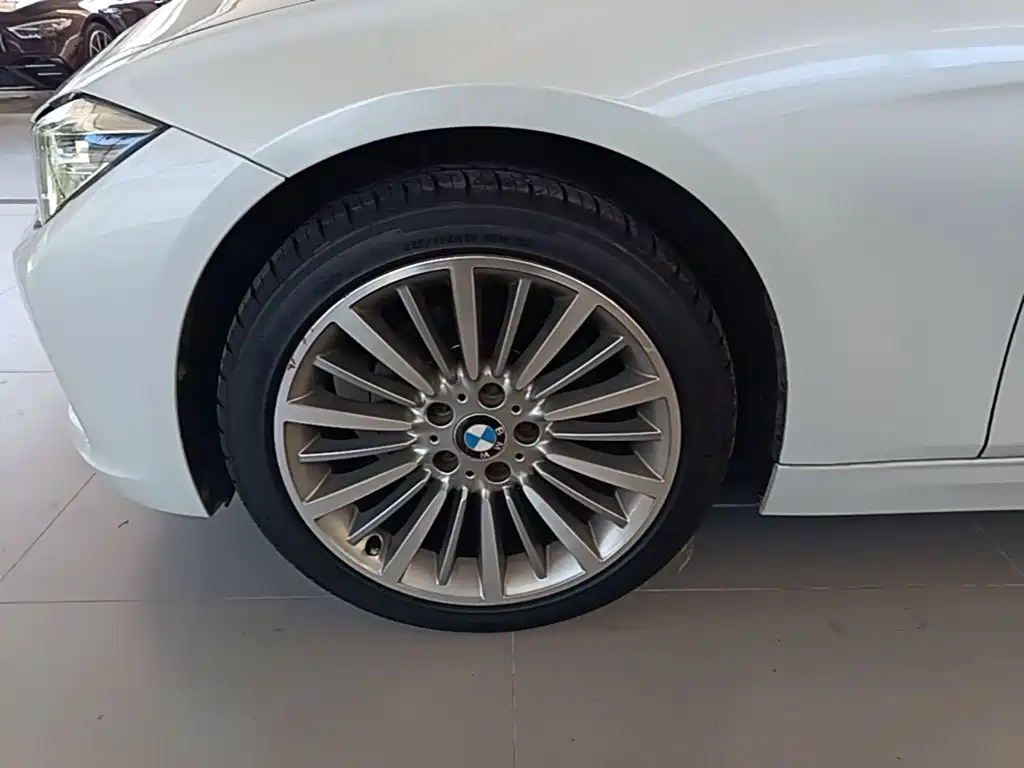 BMW 3 Series — миниатюра 23