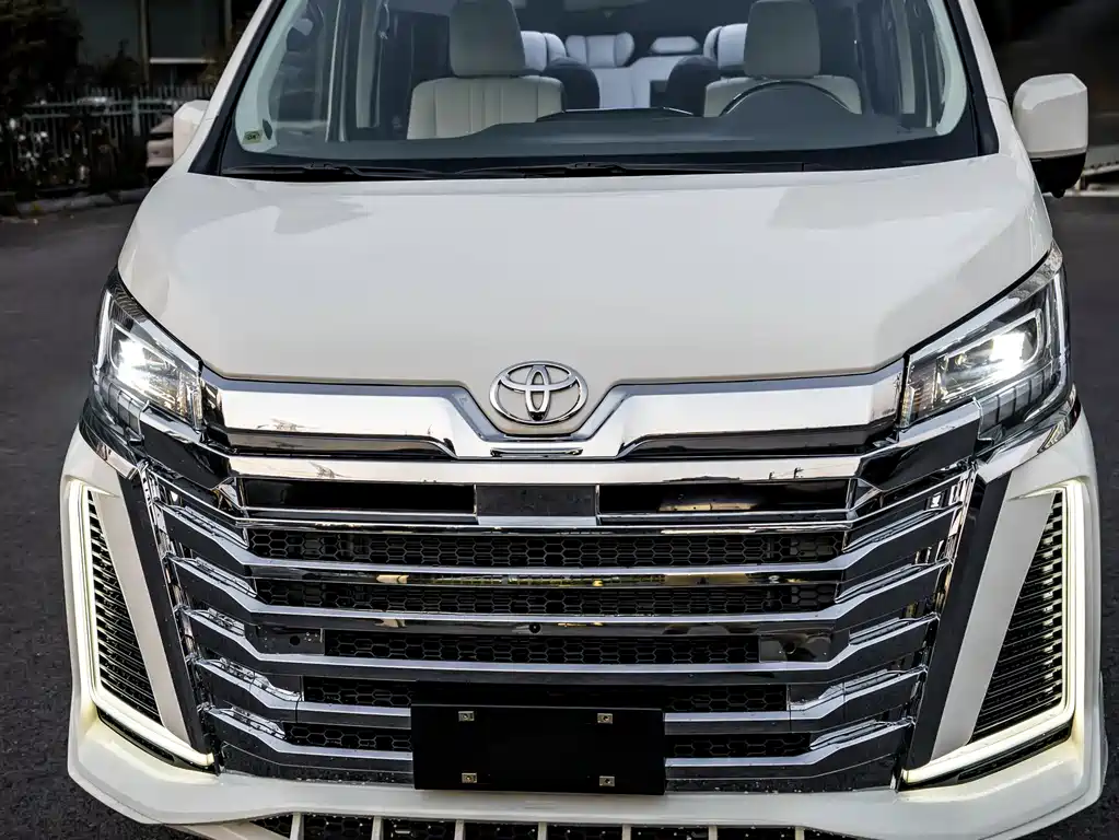 Toyota HiAce 2024 3.5L