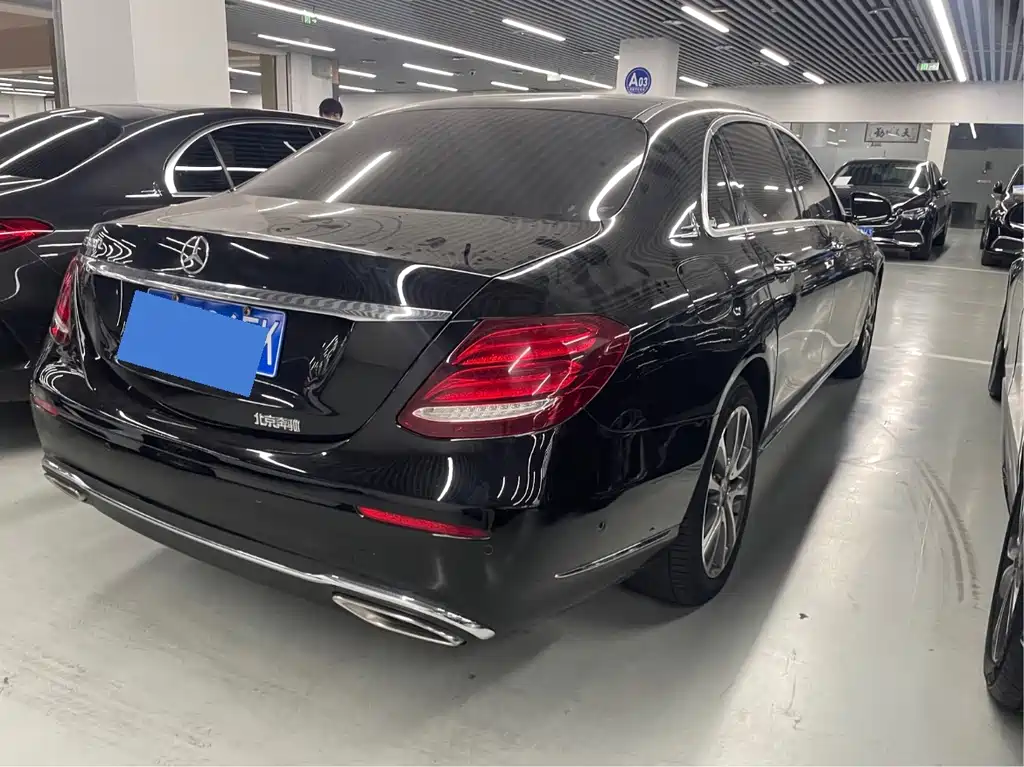 Mercedes-Benz E-Class — миниатюра 9