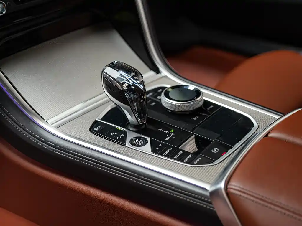 BMW 8 Series — миниатюра 18