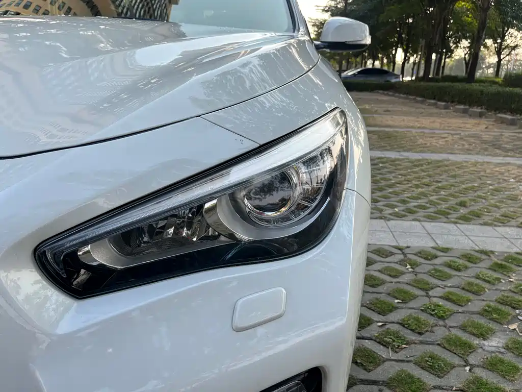 INFINITI Q50