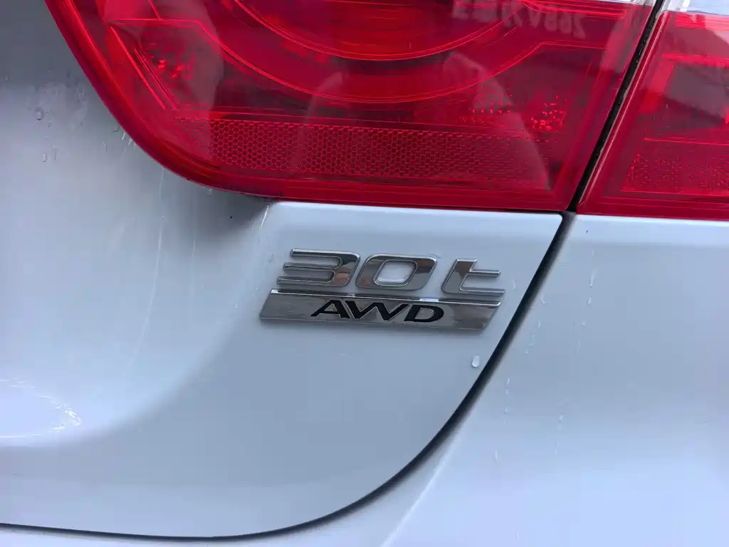 Jaguar XE — миниатюра 13