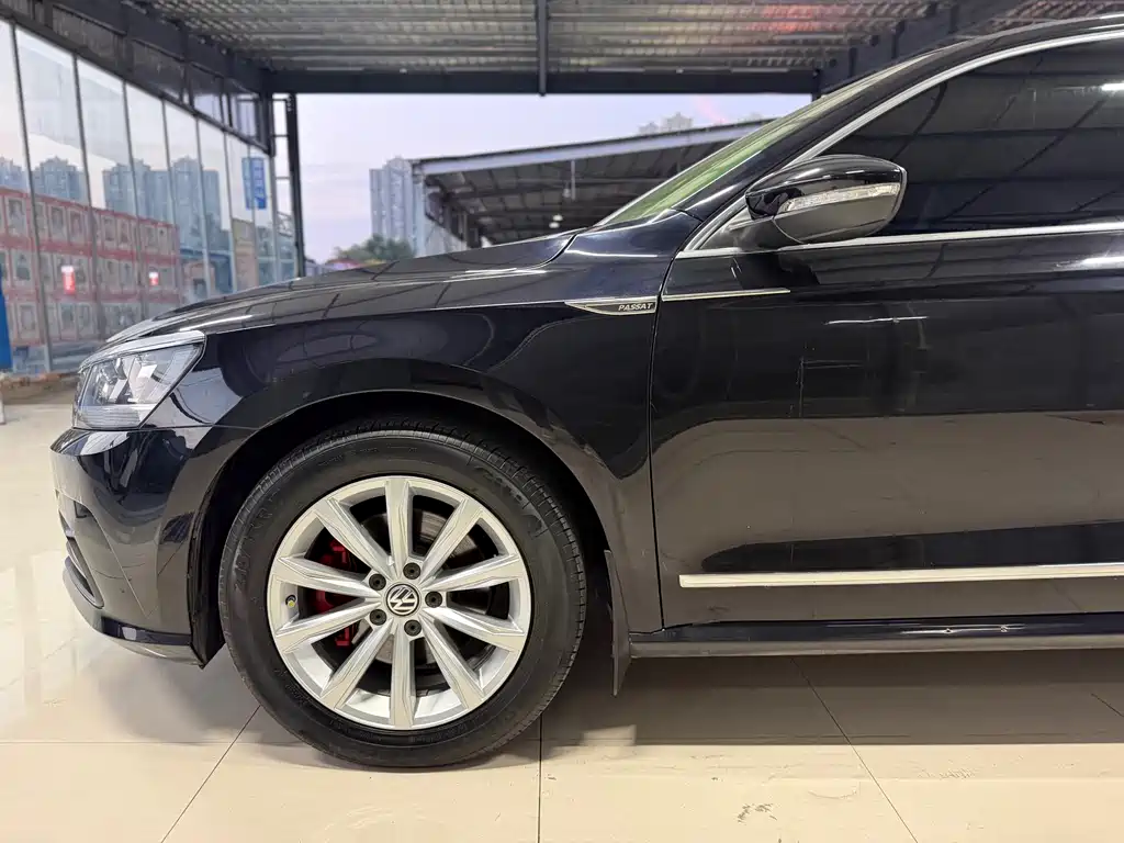 Volkswagen Passat — миниатюра 4