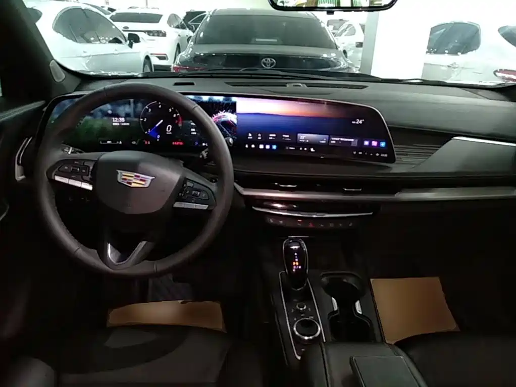 Cadillac XT4 — миниатюра 10