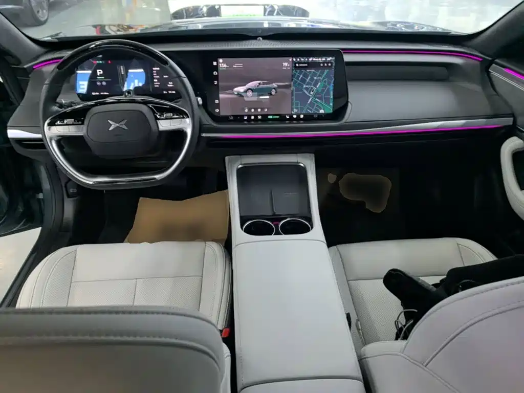 XPeng P7 — миниатюра 10