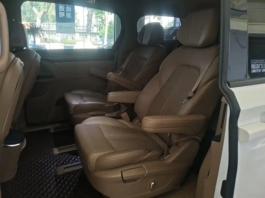 Buick GL8 — миниатюра 17