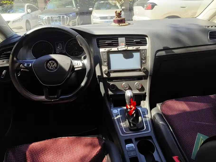 Volkswagen Golf — миниатюра 12
