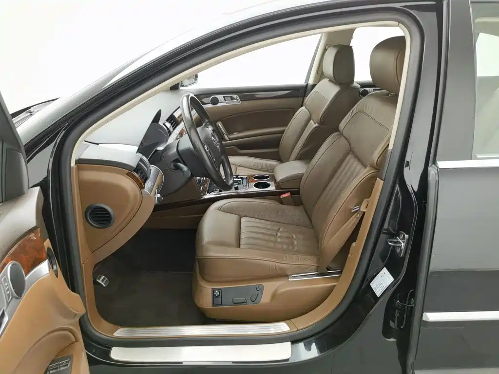 Volkswagen Phaeton — миниатюра 10