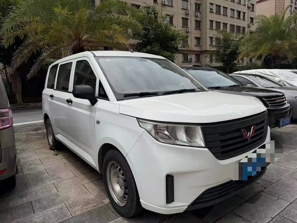 Wuling Hongguang PLUS — миниатюра 2