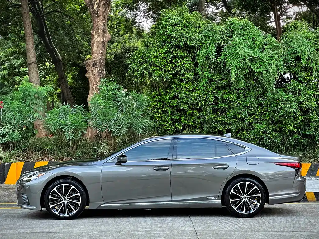 Lexus LS 2021 500h Executive