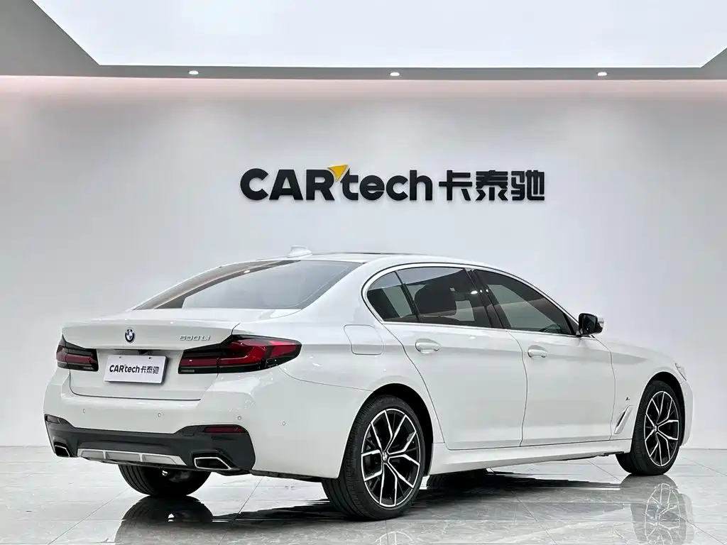 BMW 5 Series — миниатюра 5