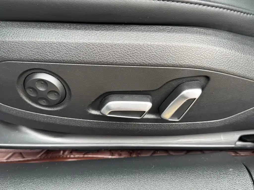 Audi A4L — миниатюра 24