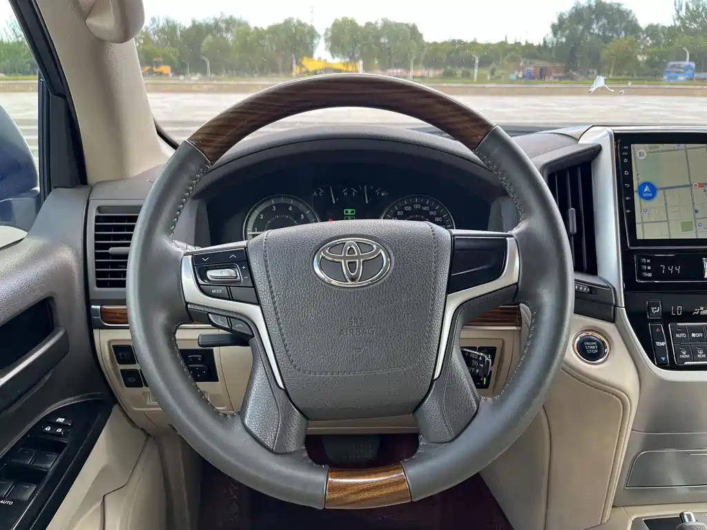 Toyota Land Cruiser — миниатюра 10