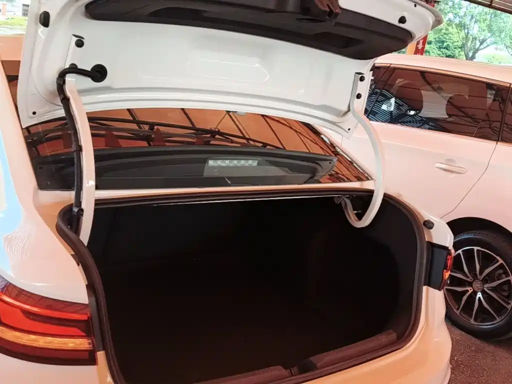 Volkswagen Lavida — миниатюра 19