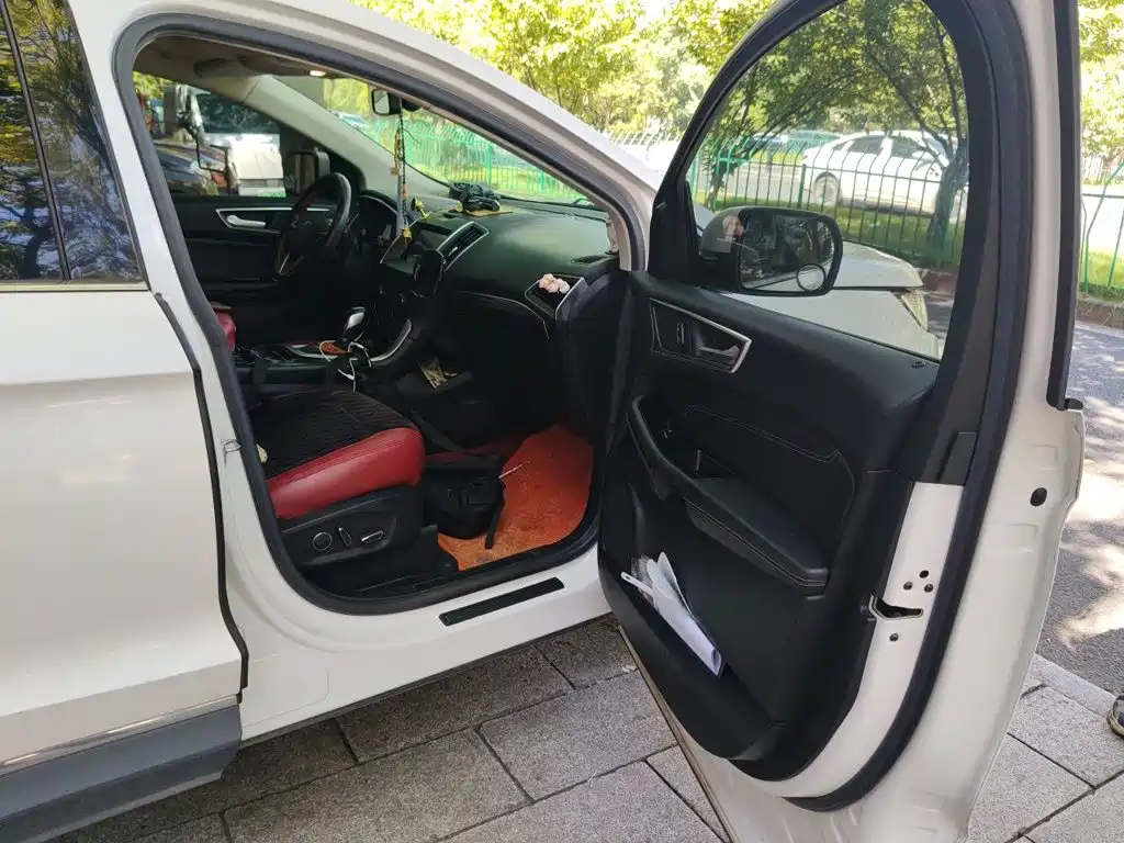 Ford Edge — миниатюра 18