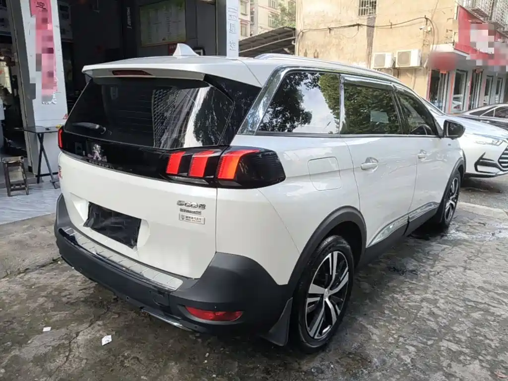 Peugeot 5008 — миниатюра 7