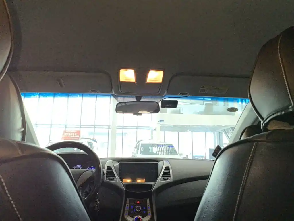Hyundai Elantra Langdong — миниатюра 18