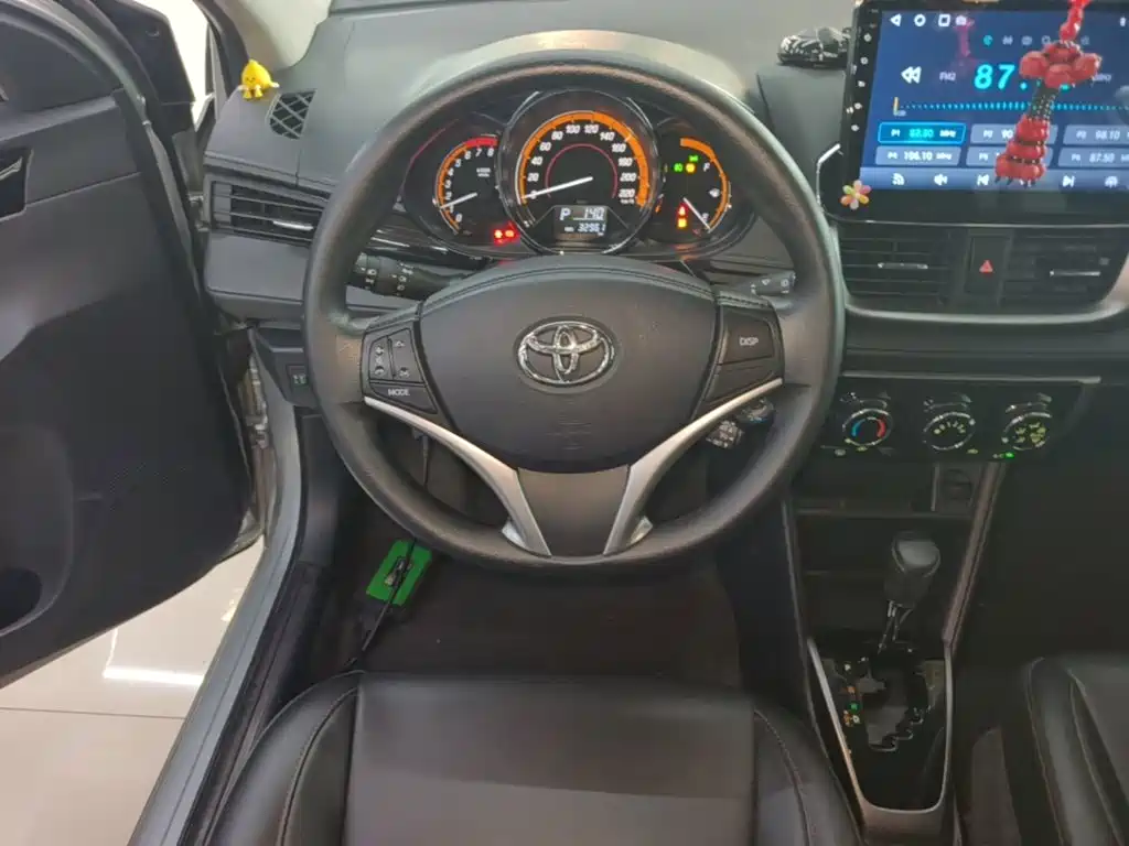 Toyota Yaris L — миниатюра 11