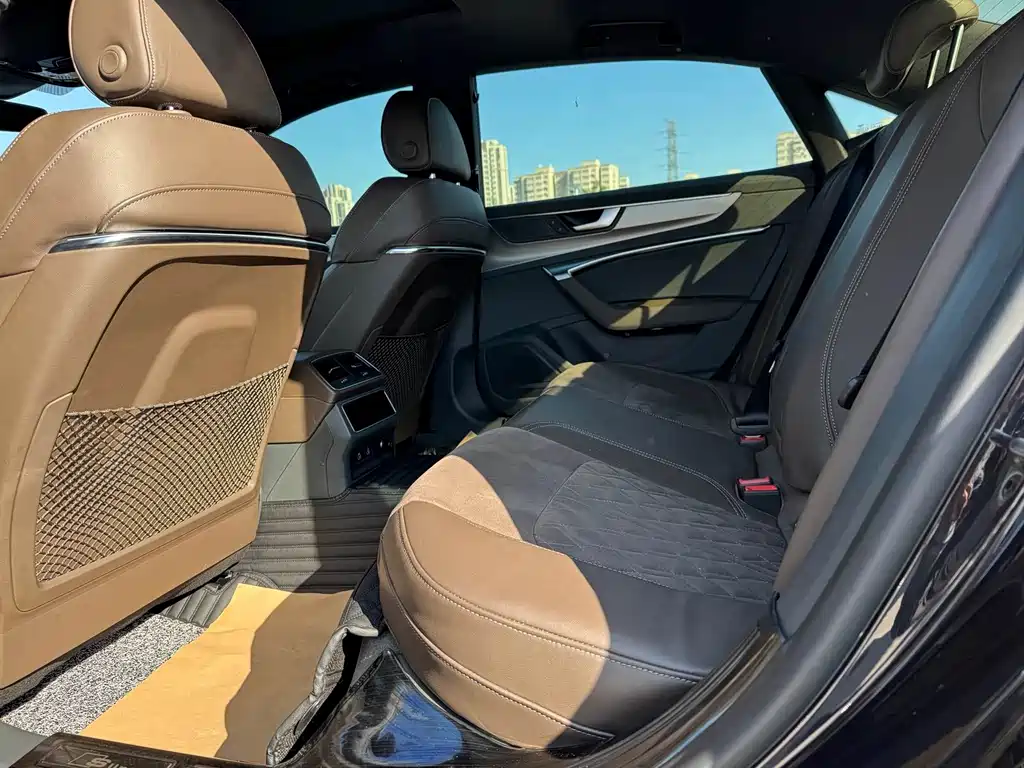Audi A7L — миниатюра 13