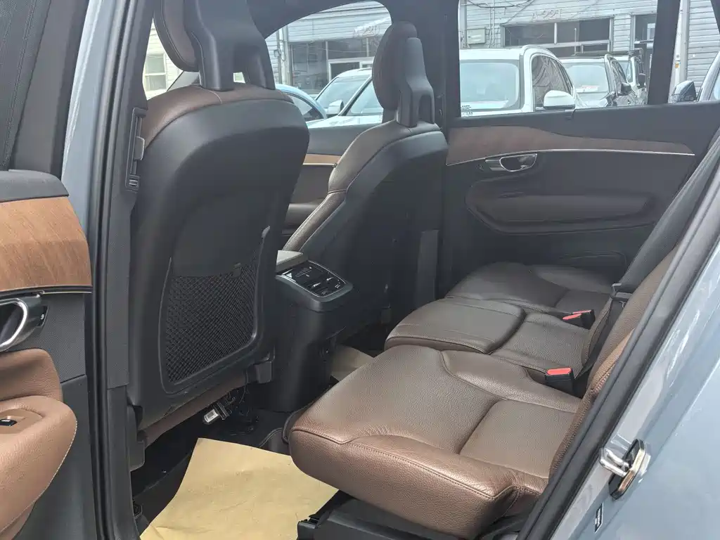 Volvo XC90 2021 B6 Luxury 7 мест