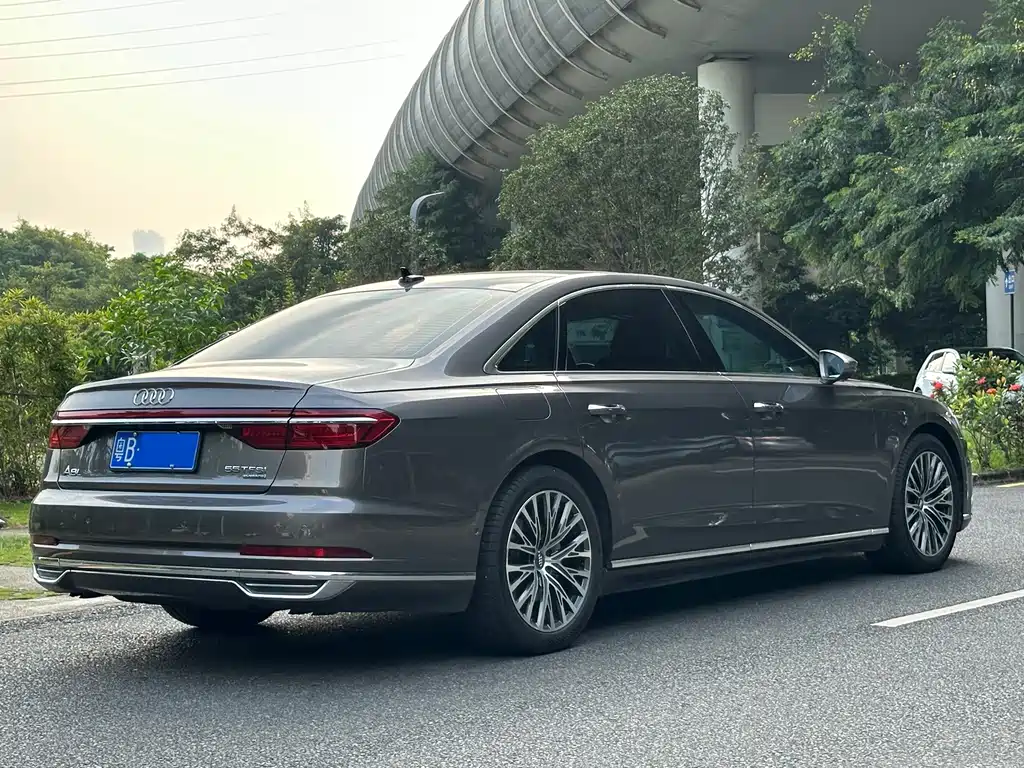 Audi A8 — миниатюра 16