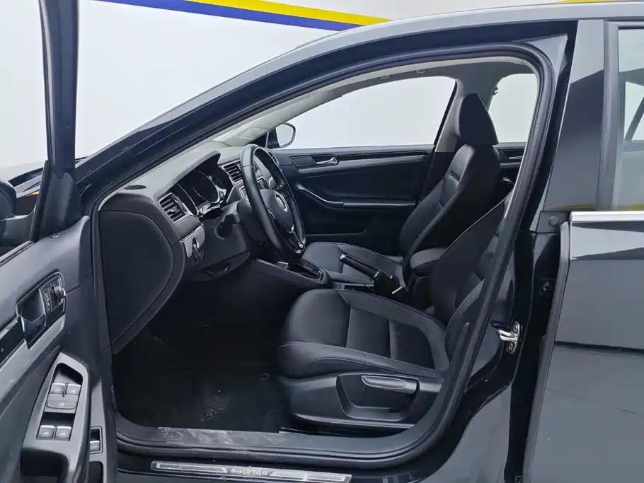 Volkswagen Sagitar — миниатюра 9